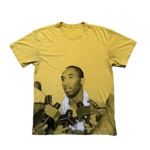 Nike Dri-Fit Kobe Bryant Postgame Locker Room Graphic T-Shirt Yellow Medium